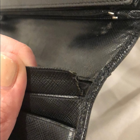 Prada Wallet - Picture 4 of 4